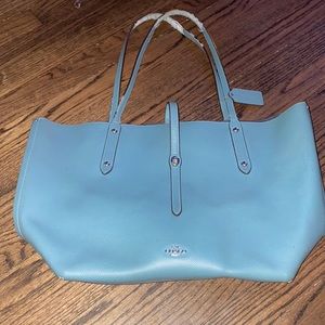 Coach New York Teak HTF Tote- Perfect for spring